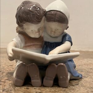 VTG Bing &Grondahl,Denmark 1567. Porcelain Figurine of Children Reading.Vintage
